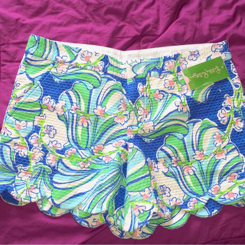 Lilly Pulitzer Buttercup Shorts with Scallop Hem in Conch Republic